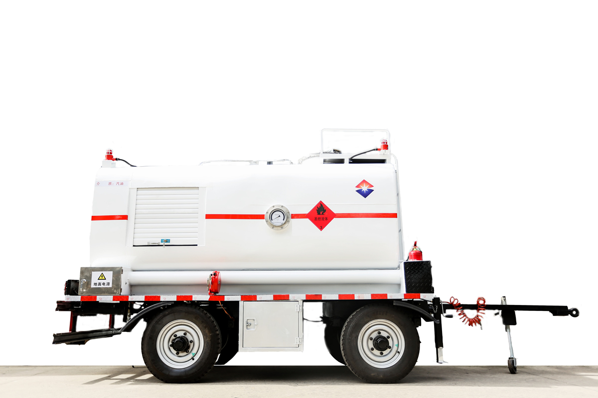 24 飛機加油掛車(chē).jpg